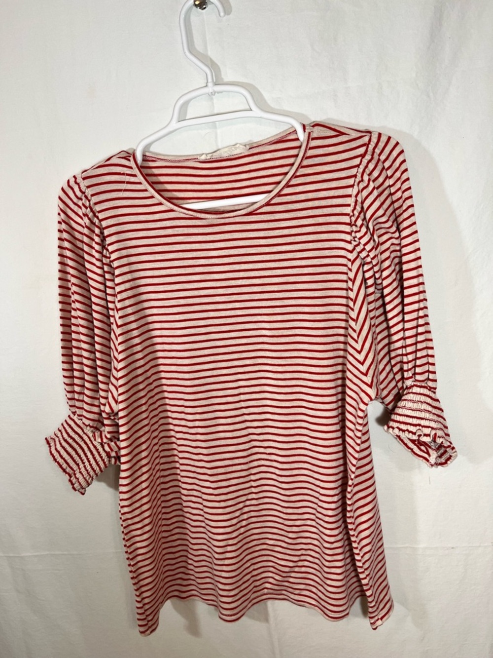 Vine & Love Red and White Striped Scoop Neck Tee size large